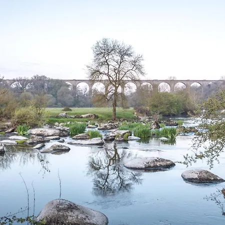 Le Hameau 2 Pour 15 Personnes Nature Et Riviere Proche Du Puy Dufou La Foret-sur-Sevre