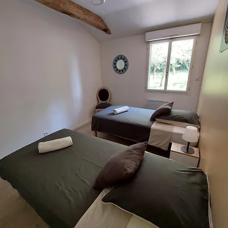 Le Hameau 2 Pour 15 Personnes Nature Et Riviere Proche Du Puy Dufou