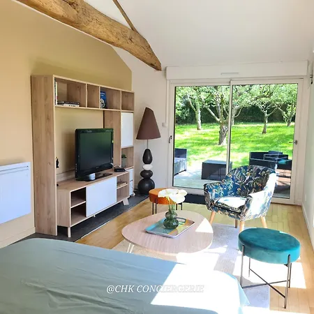 Le Hameau 2 Pour 15 Personnes Nature Et Riviere Proche Du Puy Dufou Tatil Evi